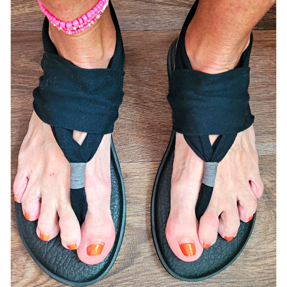 Sanuk Women's Black Thong Slip-On Sandals Fabric Upper Rubber Outsole US 8